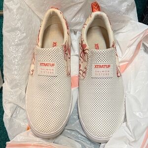XTRATUF Women's White and Pink Sneakers